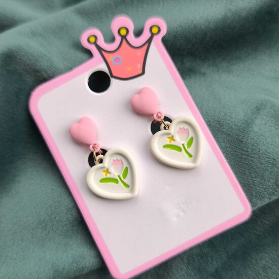 Klipši meitenēm Baltas sirsniņas un ziedi